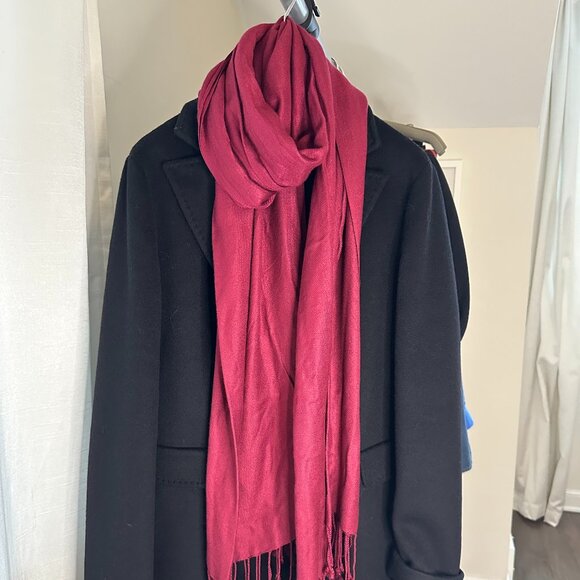 Beautiful magenta scarf - Picture 1 of 2